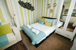  Between Piers - Central- by Brighton Holiday Lets  Брайтон
